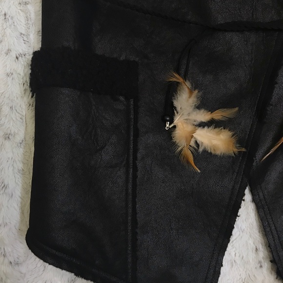 LOVERICHE BLACK VEST WITH POCKETS - SIZE Medium - Picture 3 of 6